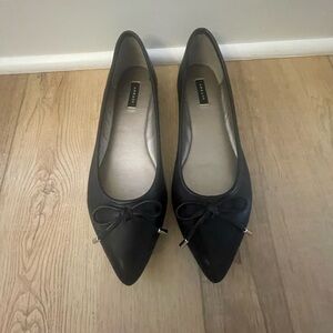 Array Women’s Black Slip On Shoes - Size: 7.5 (but fits 7)